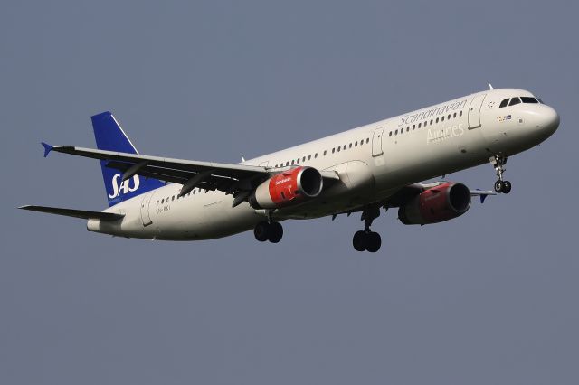 Airbus A321 (LN-RKI)