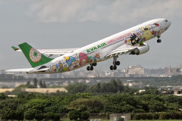 Airbus A330-300 (B-16333) - 17th July, 2025: Flight BR 281 rising above skyline of Taipei from runway 23L at Taoyuan International Airport as she heads off to Lapu Lapu City in the Philippines. 