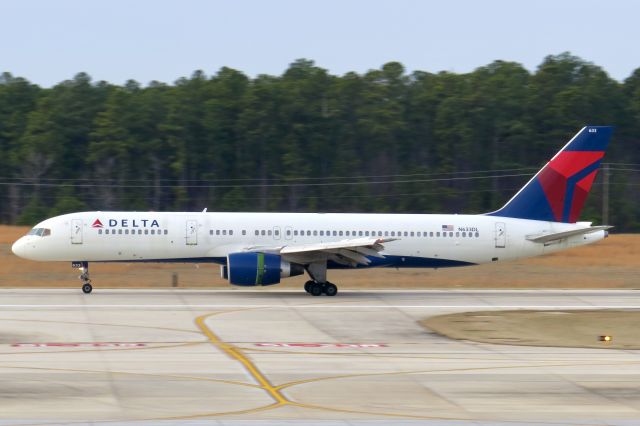 Boeing 757-200 (N633DL) - Delta Airlines 757-200 12/28/13