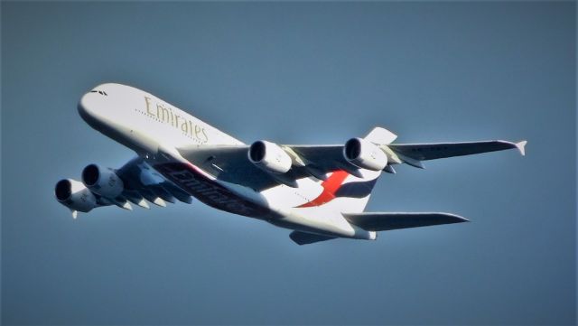 Airbus A380-800 (A6-EEV)