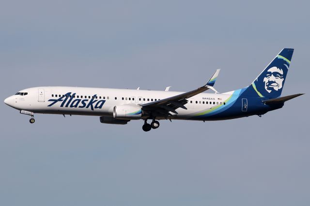 Boeing 737-900 (N448AS)