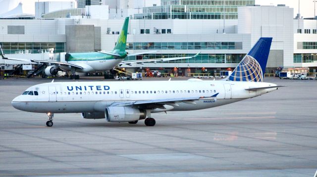Airbus A320 (N468UA)