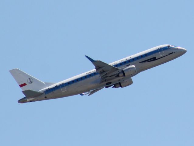 de Havilland Dash 8-400 (SP-LIE)