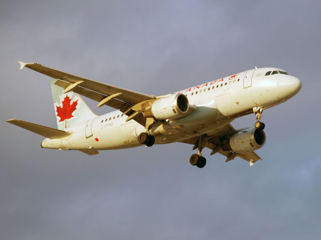 Airbus A319 (C-FYNS) - Air Canadas Airbus A319.