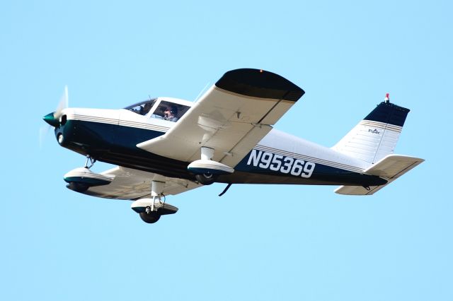 Piper Cherokee (N95369) - Departing Runway 26