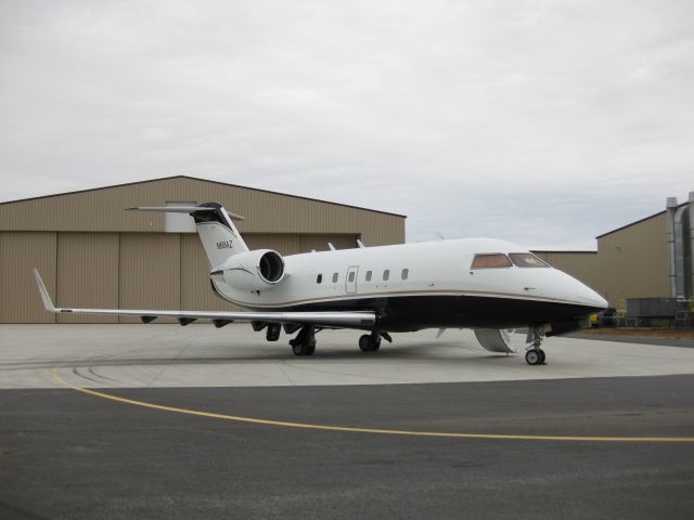 Canadair Challenger (N888AZ)