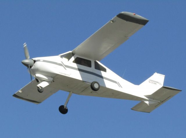 Beechcraft 35 Bonanza (N584K) - Landing RWY 24