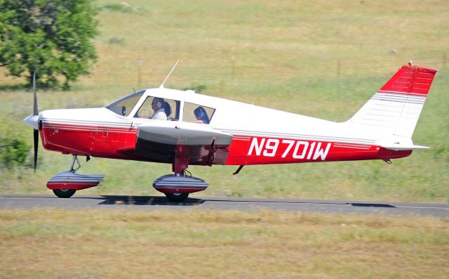 Piper Cherokee (N9701W)