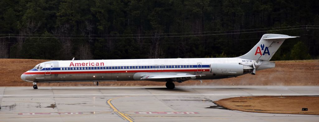 McDonnell Douglas MD-83 (N970TW) - Nothing like a wet Mad Dog! At the RDU observation deck, 2/7/18.