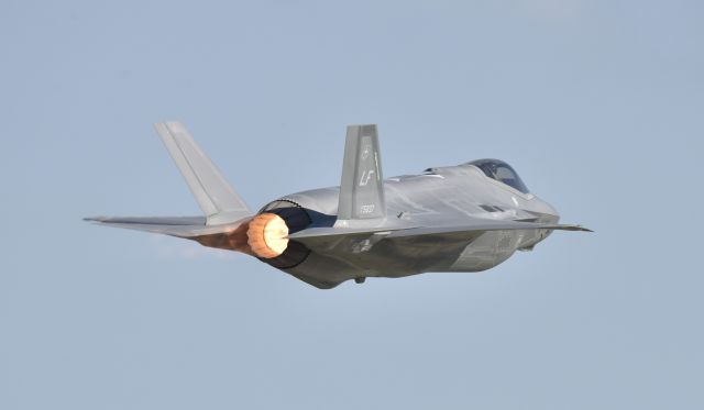 Lockheed F-35C (11-5037) - Airventure 2017