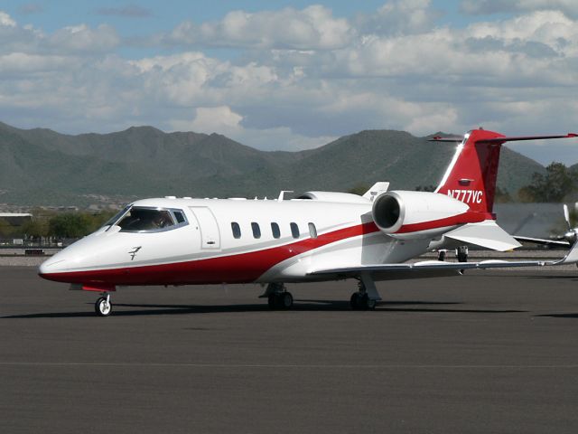 Learjet 60 (N777VC)