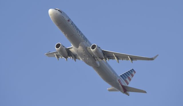 Airbus A321 (N163AA) - Executing a go around on 25L at LAX