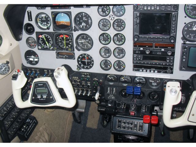 Beechcraft Baron (58) (N8111M) - A new Garmon 530 installed in Reliant Airs Baron BE58. Very professionally done.