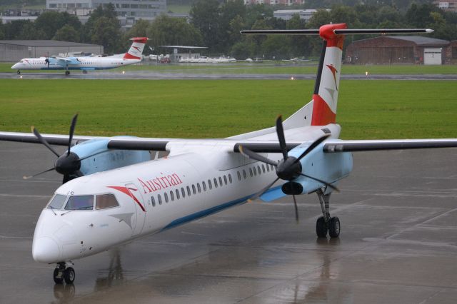 de Havilland Dash 8-400 (OE-LGC)