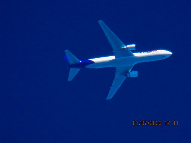 BOEING 767-300 (N168FE)