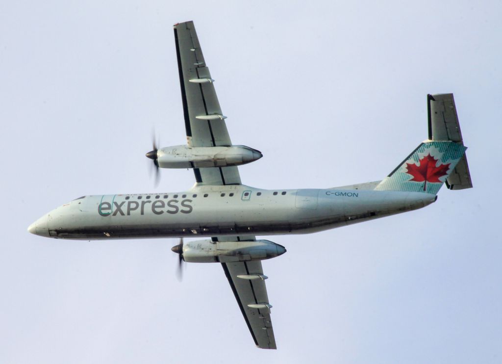 de Havilland Dash 8-300 (C-GMON) - JZA8183 to Windsor, Canada.