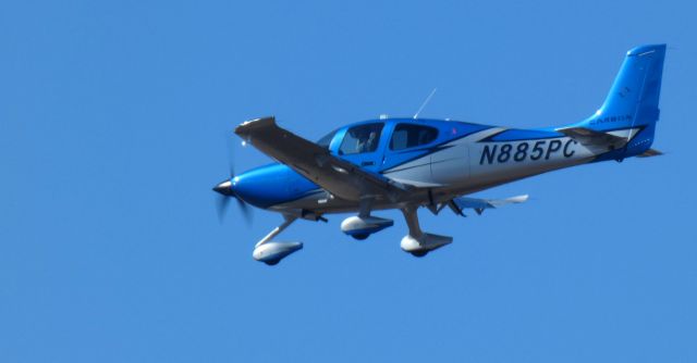 Cirrus SR-20 (N885PC) - On short final is this 2021 Cirrus SR20 in the Winter of 2022.