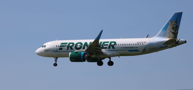 Airbus A320neo (N337FR) - On short final is this 2018 Frontier Airlines Airbus 320-251N with "Hunter" the Bobcat looking on from the Spring of 2022.