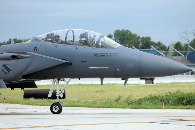 McDonnell Douglas F-15 Eagle (88-1700) - I think I got the evil eye from the WSO of this USAF F-15E, 88-1700, c/n 1109/E084, from the 4th Fighter Wing, 336th Fighter Squadron, Seymour Johnson AFB, NC, as they taxied out for departure on 18 Jul 2016 after the 2016 Toledo Air Show.