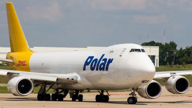 BOEING 747-8 (N858GT) - Polar 747-8F taxiing to the cargo ramp after landing on runway 36R!