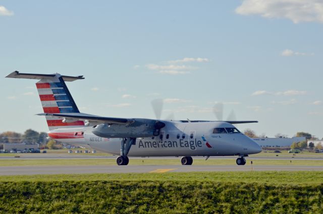 de Havilland Dash 8-200 (N816EX)