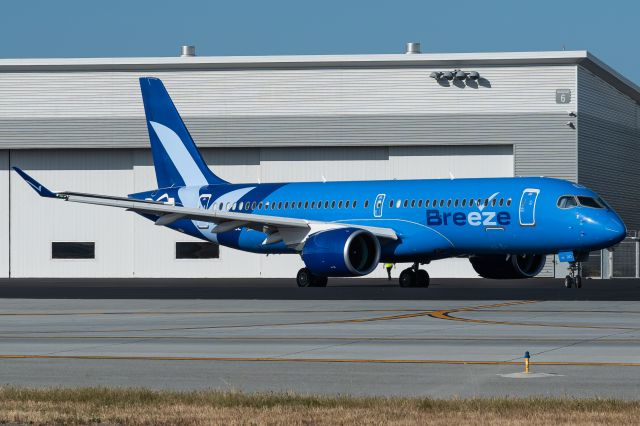 Airbus A220-300 (N203BZ)