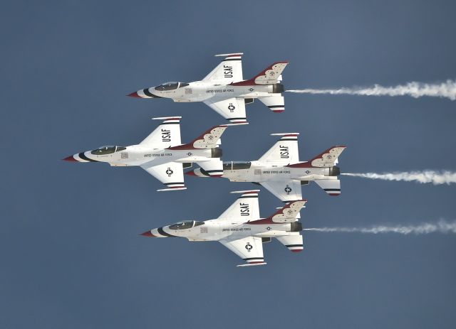 Lockheed F-16 Fighting Falcon — - Thunderbird Diamond at Aviation Nation 2019.