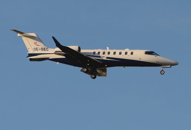 Bombardier Learjet 75 (OE-GEC)