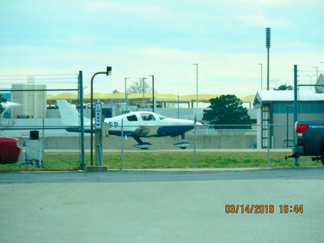 Cessna 350 (N117FP)