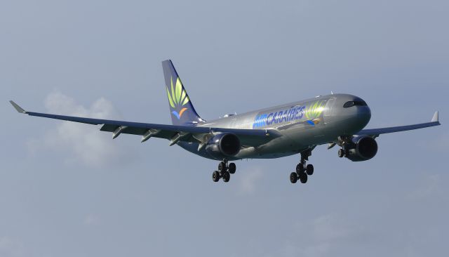 Airbus A330-200 (F-HUNO)
