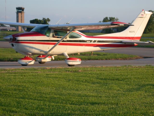 Cessna Skylane (N122TG)