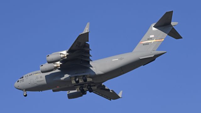 Boeing Globemaster III (98-0050) - Performing a demo flight during the Saturday Airshow at AirVenture 2023