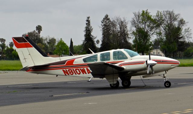 Beechcraft Baron (58) (N810WA)