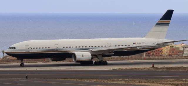 Boeing 777-200 (EC-MUA)