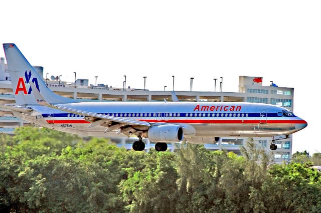 Boeing 737-800 (N978AN) - American Airlines Boeing 737-823 N978AN / 3DL (cn 30100/1022)  San Juan - Luis Munoz Marin International (SJU / TJSJ) Puerto Rico, 2009  Aeroparque Photo : Tomás Del Coro