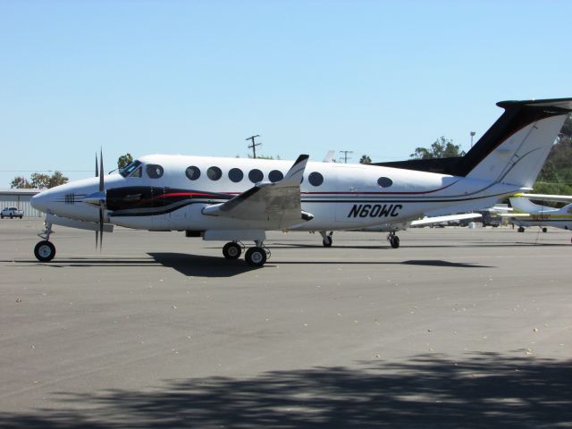 Beechcraft Super King Air 300 (N60WC) - Taxiing to RWY 26L