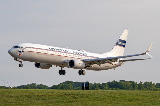 Boeing 737-900 (N75435) - UAL1353, a Boeing737-924ER in the retro 1947 Continental Airlines Blue Skyway livery, arriving from Newark Liberty Intl – KEWR on 24 Aug 2024.