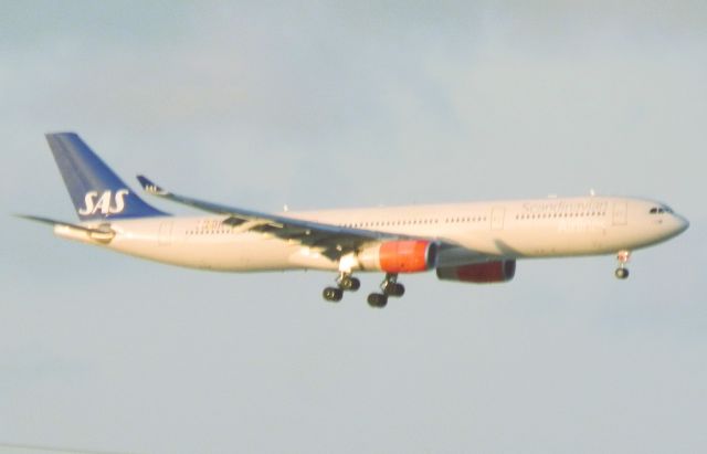 Airbus A330-300 (LN-RKT)