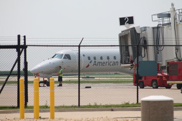 Embraer ERJ-145 (N656AE) - Departing to Chicago/OHare as AA3096!