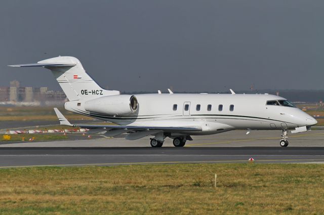 Bombardier Challenger 300 (OE-HCZ) - date: 09-Apr-2015