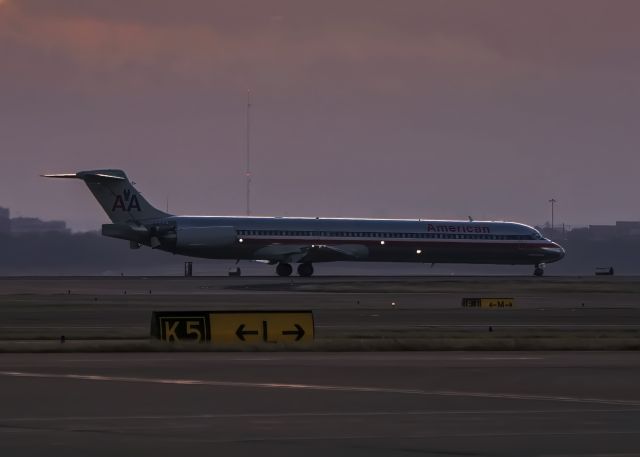 McDonnell Douglas MD-80 (N474)