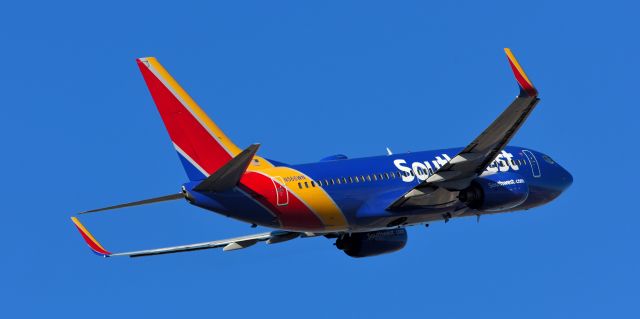 Boeing 737-700 (N566WN) - phoenix sky harbor international airport 18OCT22