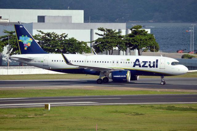 Airbus A320 (PR-YRQ)