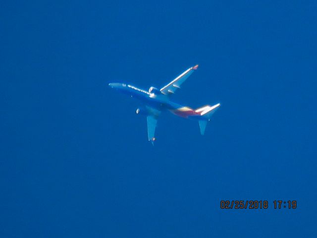 Boeing 737-800 (N8697C)
