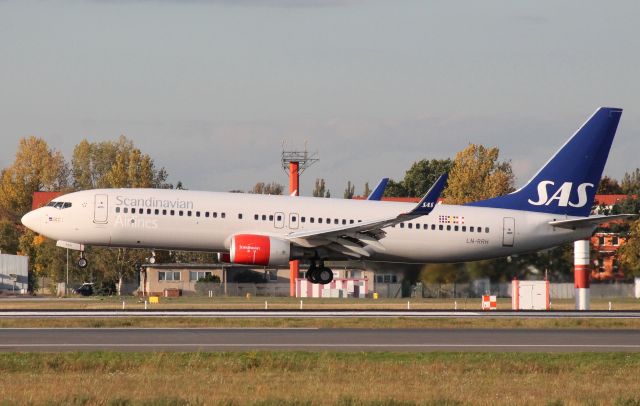 Boeing 737-700 (LN-RRH)