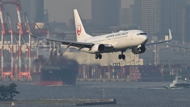Boeing 737-700 (JA304J) - 06.Sep.2024br /Boeing 737-700 (JA304J) on final approach to RWY 16(C).