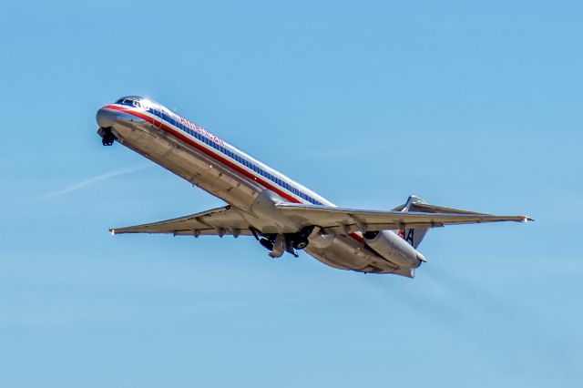 McDonnell Douglas MD-80 —