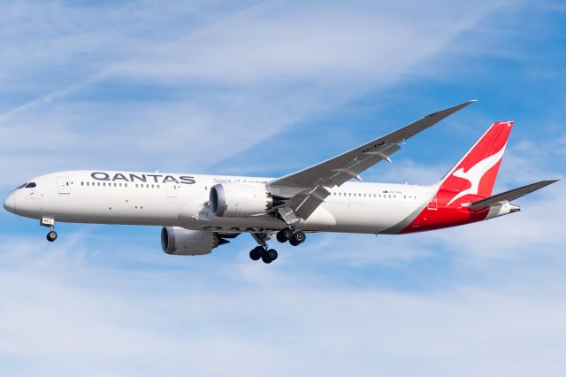 Boeing 787-9 Dreamliner (VH-ZNA) - Qantass first 787-9 Great Southern Land on arrival from Melbourne 