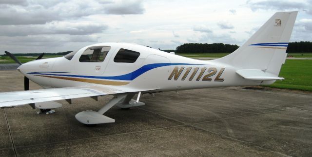 Cessna 350 (N1112L)