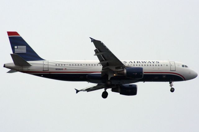 Airbus A320 (N106US)